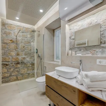 Inmotion Luxury Apartmán *